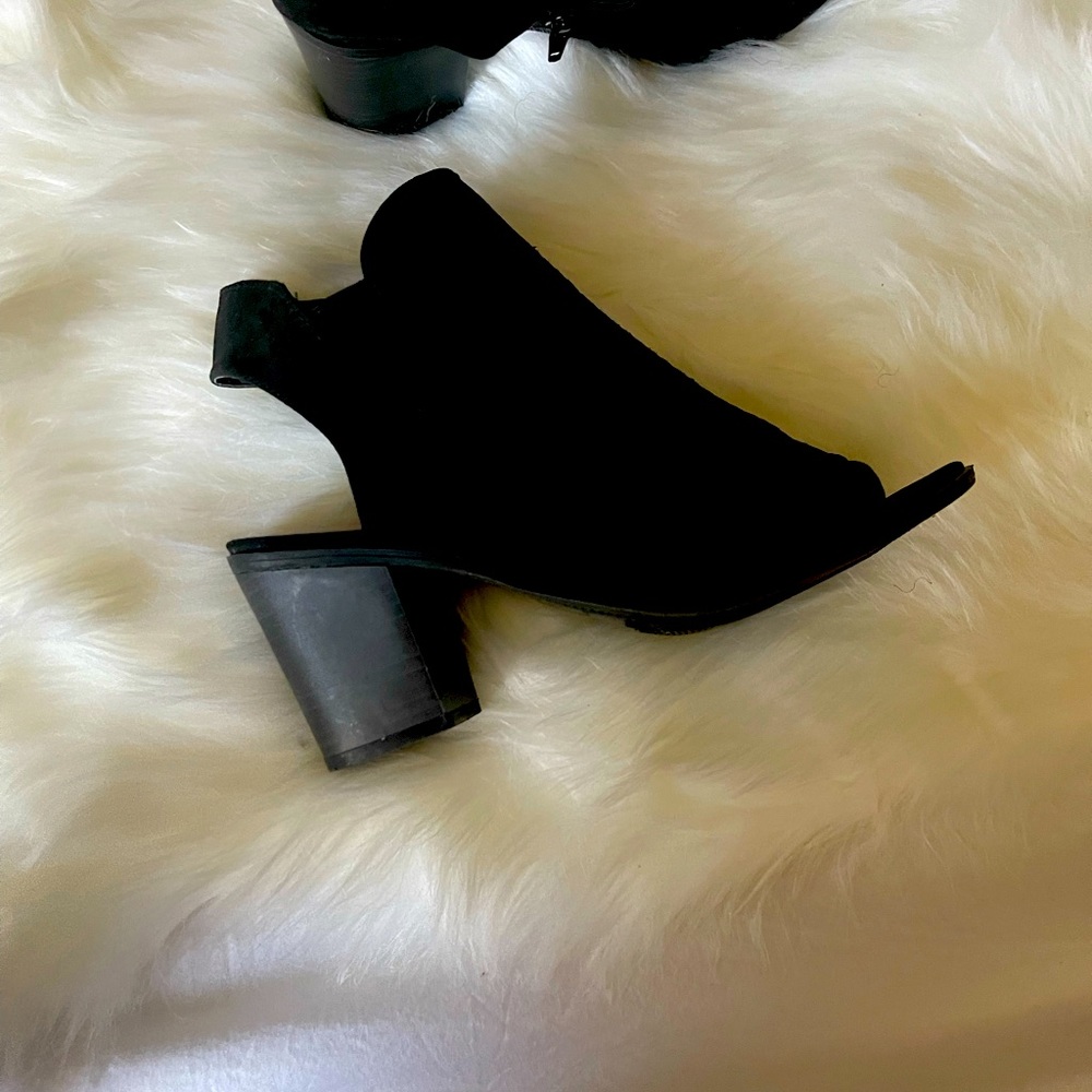 Open shoes